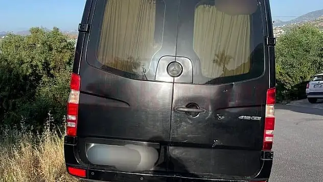 Kaldırıma Park Edip Gidiyorlar