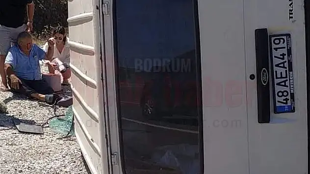 Kamyonet Yoldan Çıktı Kazada 1 Kişi Yaralandı