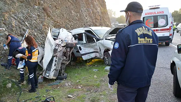 Kamyonetle Çarpışan Otomobilin Sürücüsü Öldü