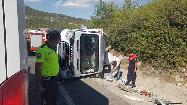 Kamyonların Çarpıştığı Kazada 1'i Ağır 2 Kişi Yaralandı