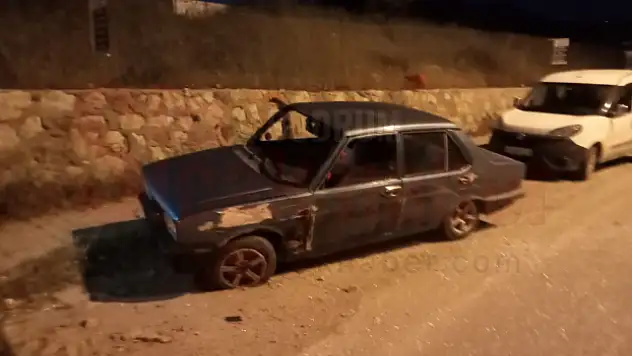 KAMYONUN SIKIŞTIRDIĞI ARAÇ KAZA YAPTI