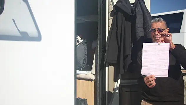 Karavanda yaşayan emekliye  'barınma tutanağı' şoku