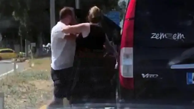 Karayolunda Tehlikeli Kavga