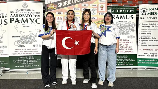 Kardelen Korkut, Taekwondo Turnuvasında Gümüş Madalya Kazandı