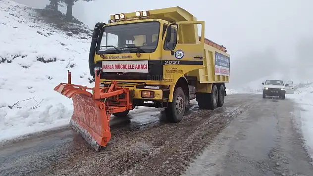 Karla Kaplanan Yollar Açıldı