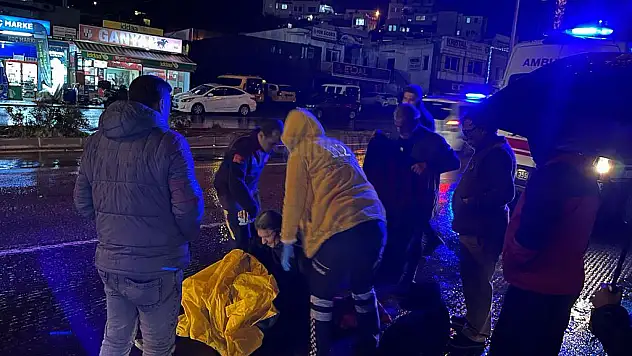 Karşıdan Karşıya Geçerken Motosiklet Çarpıp Yaraladı