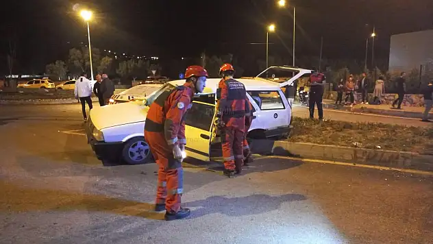 Kavşağa Kontrolsüz Giren Sürücü Kazaya Sebep Oldu