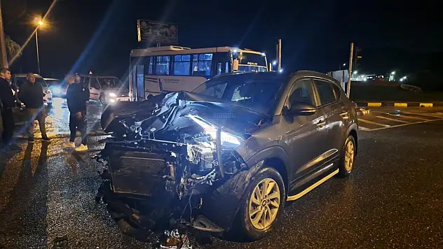 Kavşakta Meydana Gelen Kazada 1 Kişi Yaralandı