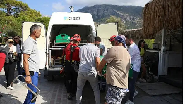 Kayalıklara Düşen İngiliz Paraşüt Pilotu Öldü