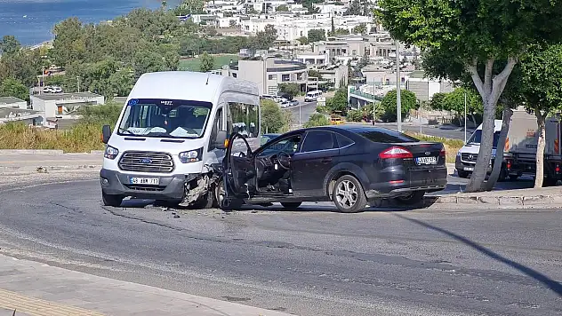Kaza Hafif Sıyrıklarla Atlatıldı