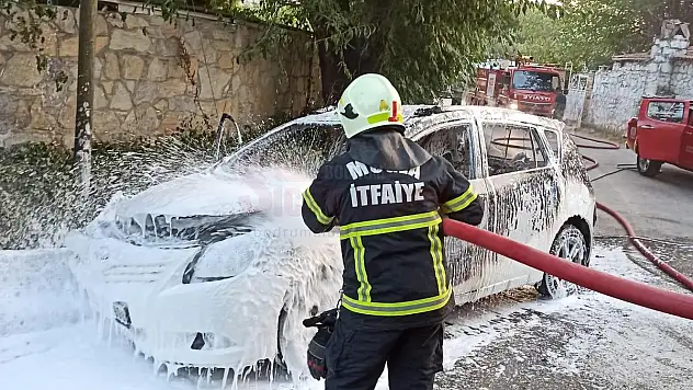 Kaza Sonrası Alev Alan Araç Kullanılamaz Hale Geldi