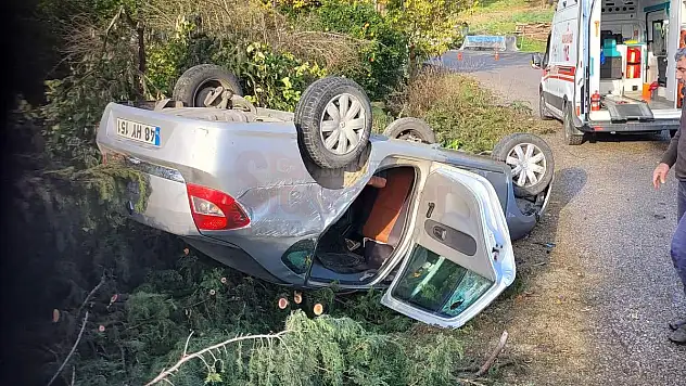 Kaza Yapan Otomobilde Sıkışan 1 Kişi Yaralandı