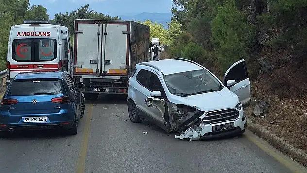 Kazada 5 Kişi Yaralandı