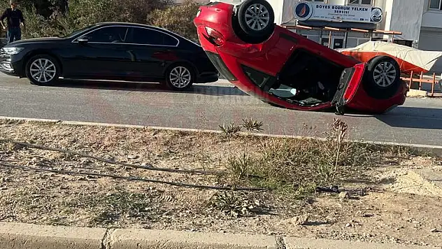 Kazada Araç Ters Döndü