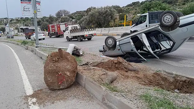 Kazada Aydınlatma Direğini Yerinden Söktü, 1 Yaralı