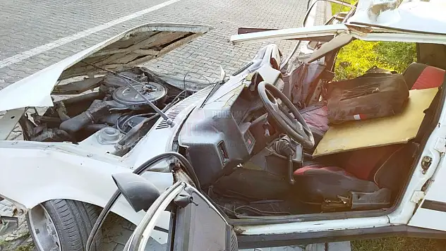 Kazada Hurdaya Dönen Araçta 1 Kişi Öldü