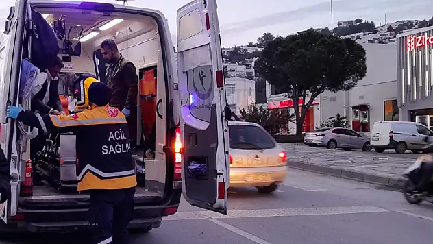 Kazada Motosiklet Sürücüsü ve Yaya Yaralandı