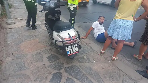 Kazaya Giden Ambulansa Yol Vermek İstedi Oda Kaza Yaptı