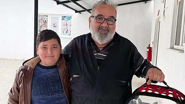 Kedinin Midesinden İğne Çıktı