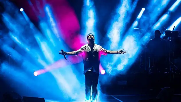 Kenan Doğulu Bodrum'da Hayranlarını Coşturdu