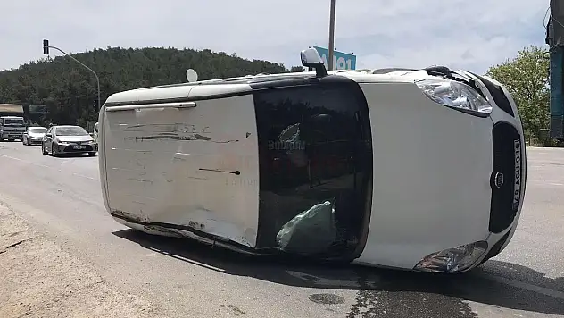 Kırmızı Işıkta Duran Araçlara Çarptı