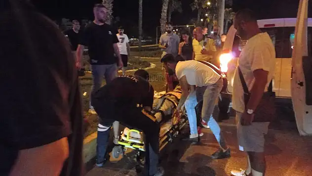 Kırmızı Işıkta Geçmeye Çalışan Alkollü Turist Kazada Yaralandı