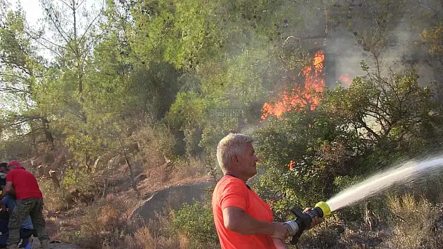 Kissebükü Mevkiinki Yangın Kızılağaç Bölgesine Ulaşmak Üzere