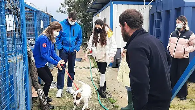KIVANÇ VE BAŞAK TATLITUĞ'DAN BELEDİYE REHABİLİTASYON MERKEZİ'NE ZİYARET