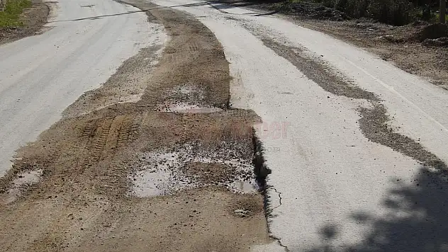 Kızılağaç Halkı'nın Bitmeyen Yol Çilesi.....