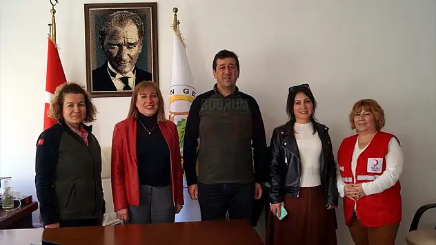 Kızılay Ekibi, Orman Alanlarında Temizlik Yapan Ailelerle Buluştu