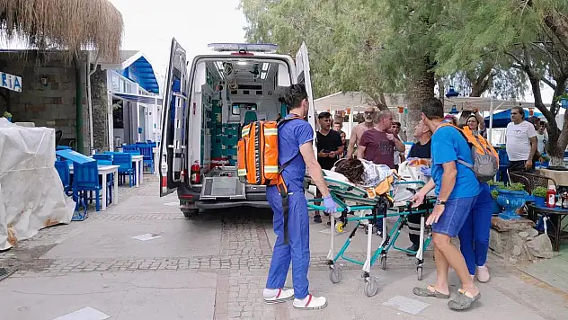 Kızını Boğulmaktan Son Anda Kurtardı
