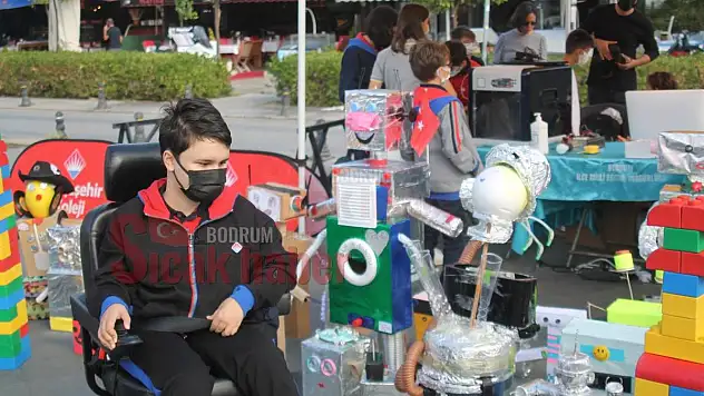 Kodlama ve Robotik Şenliği Bodrum Belediye Meydanında Açıldı