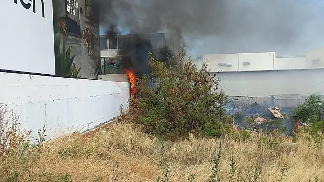 Konacık'ta Çıkan Yangında Korkulu Anlar Yaşandı