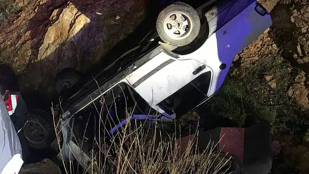 Kontrolden çıkan araç şarampole yuvarlandı