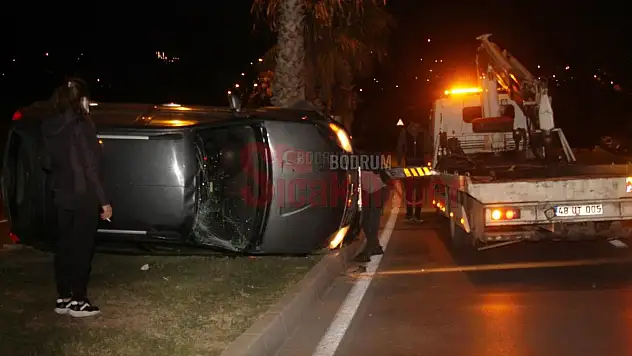 Kontrolden Çıkan Araç Yan Devrildi