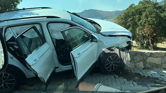 Kontrolsüz Yola Çıkıp Kazaya Sebep Oldu 5 Yaralı