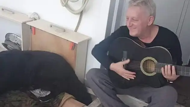 Köpeğiyle yaşayan emekli avukat Bitez'deki evinde ölü bulundu