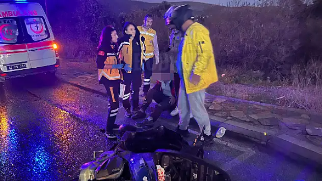 Kural İhlali Yapınca Motosiklet Sürücüsüne Çarpıp Yaraladı