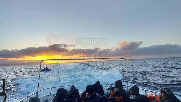 Lastik Botla Kaçarken Yakalandılar