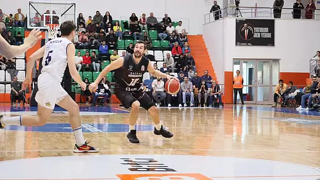 LİDER KENDİ EVİNDE BAŞKENT'Lİ RAKİBİNİ AĞIRLADI