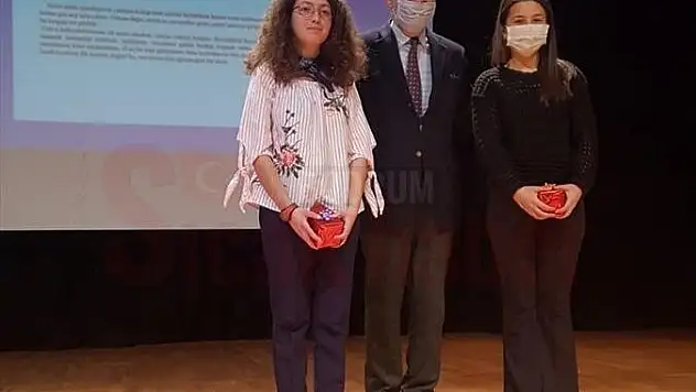 Lise Öğrencisi Öykü Yarışmasında il Birincisi Oldu