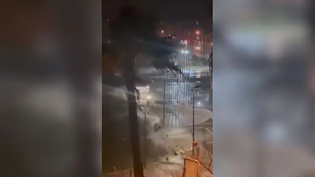 Lodos etkisini artırdı deniz taştı