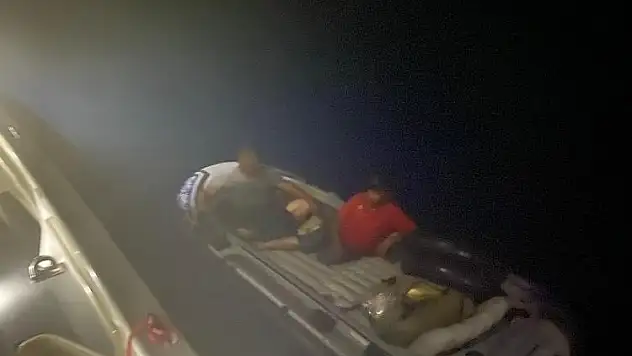 Marketten Aldıkları Botla Karşıya Geçmeye Çalıştılar