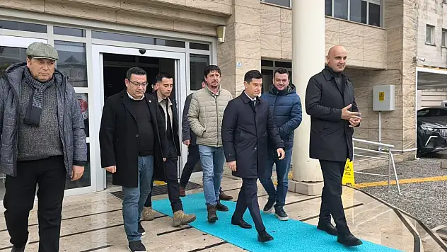 Marmaris Belediye Başkanı Ünlü'nün yargılandığı davalarda karar çıkmadı