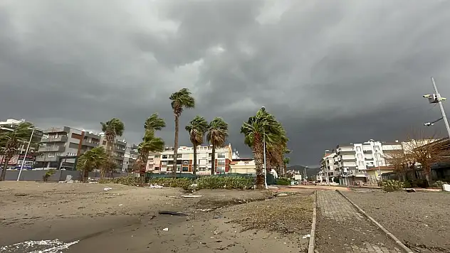 Şiddetli fırtına etkisini sürdürüyor