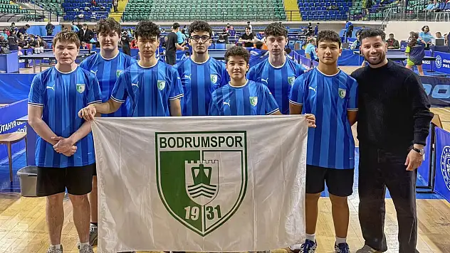 Masa tenisinde grup birincisi oldular