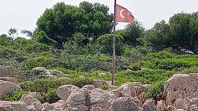 'Mavi Yolculuğun' Kalbindeki Adada Bulunan 'Bayrak' Hassasiyeti