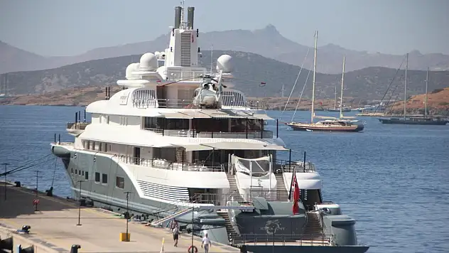 Mega Yat Bodrum'a Demirledi