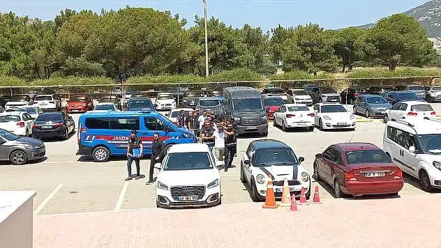 Mekan Sahibiyle Müşteriler Arasında Kavga Çıktı