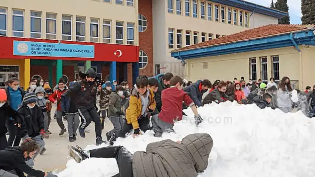 Menteşe Belediyesi'nden Çocuklara Kar Sürprizi
